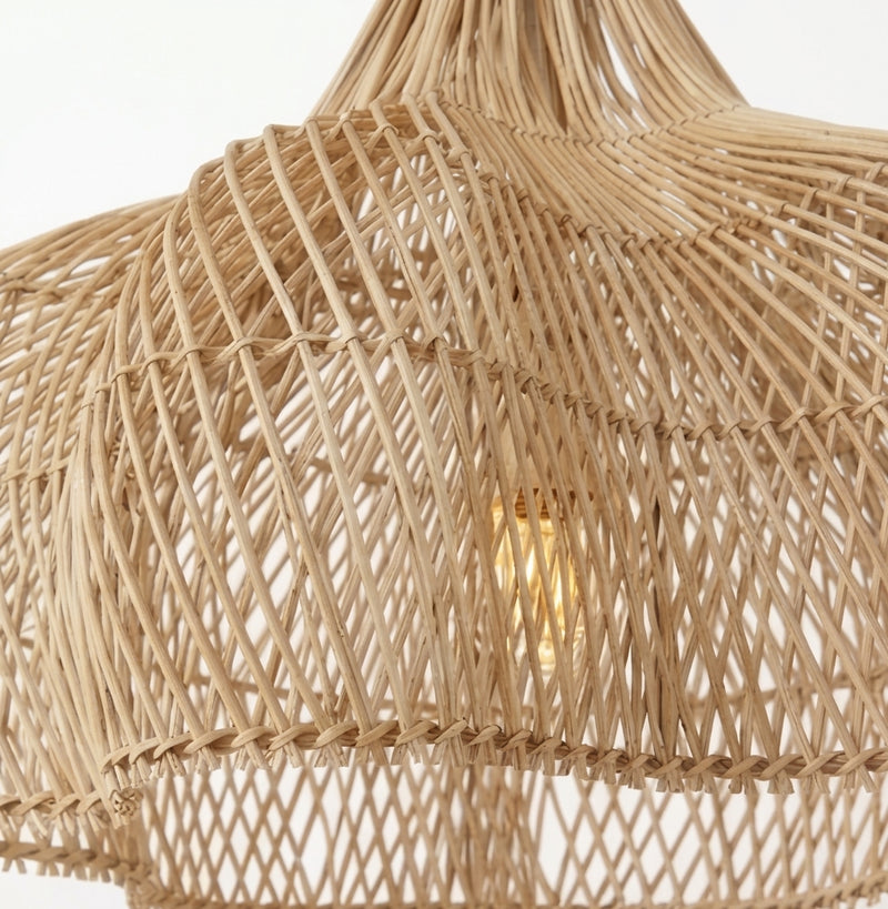 Suspension Dentelle en rotin tressé