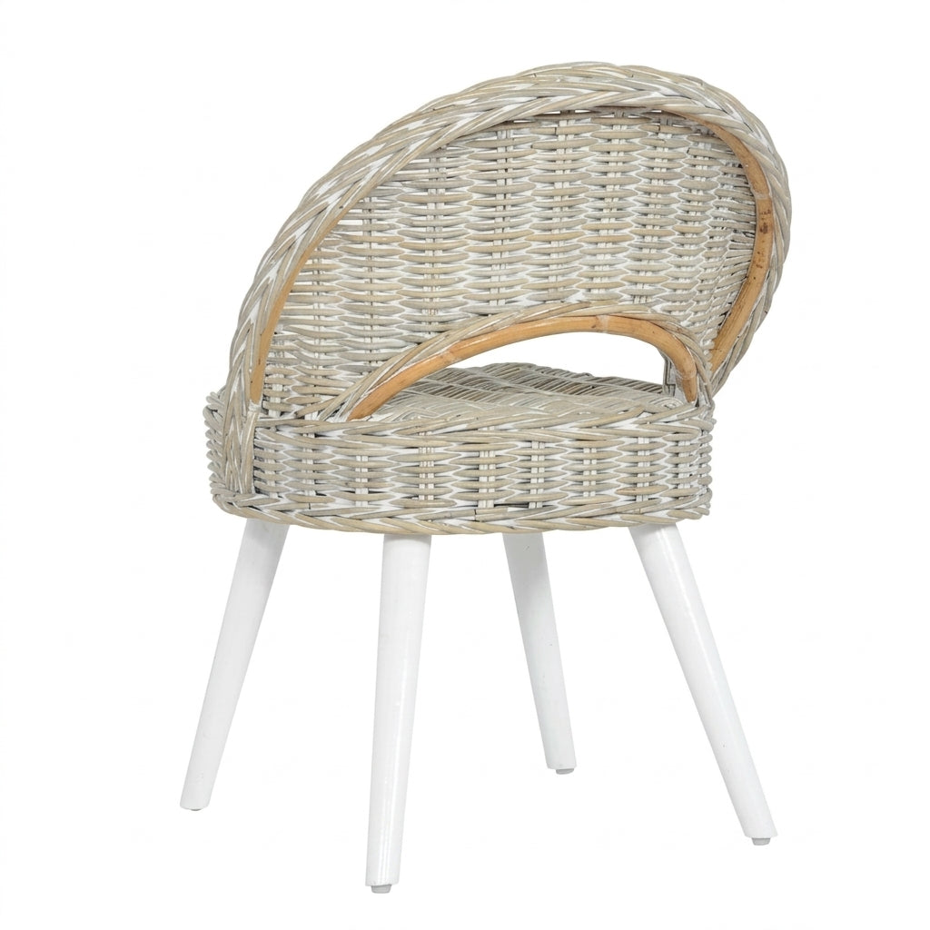 Fauteuil Kubu en rotin tressé blanc, pieds bois