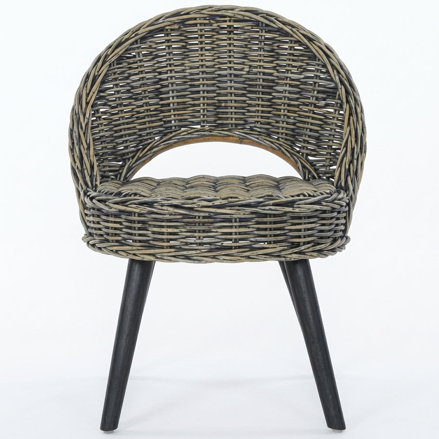 Fauteuil Kubu en rotin tressé noir, pieds bois