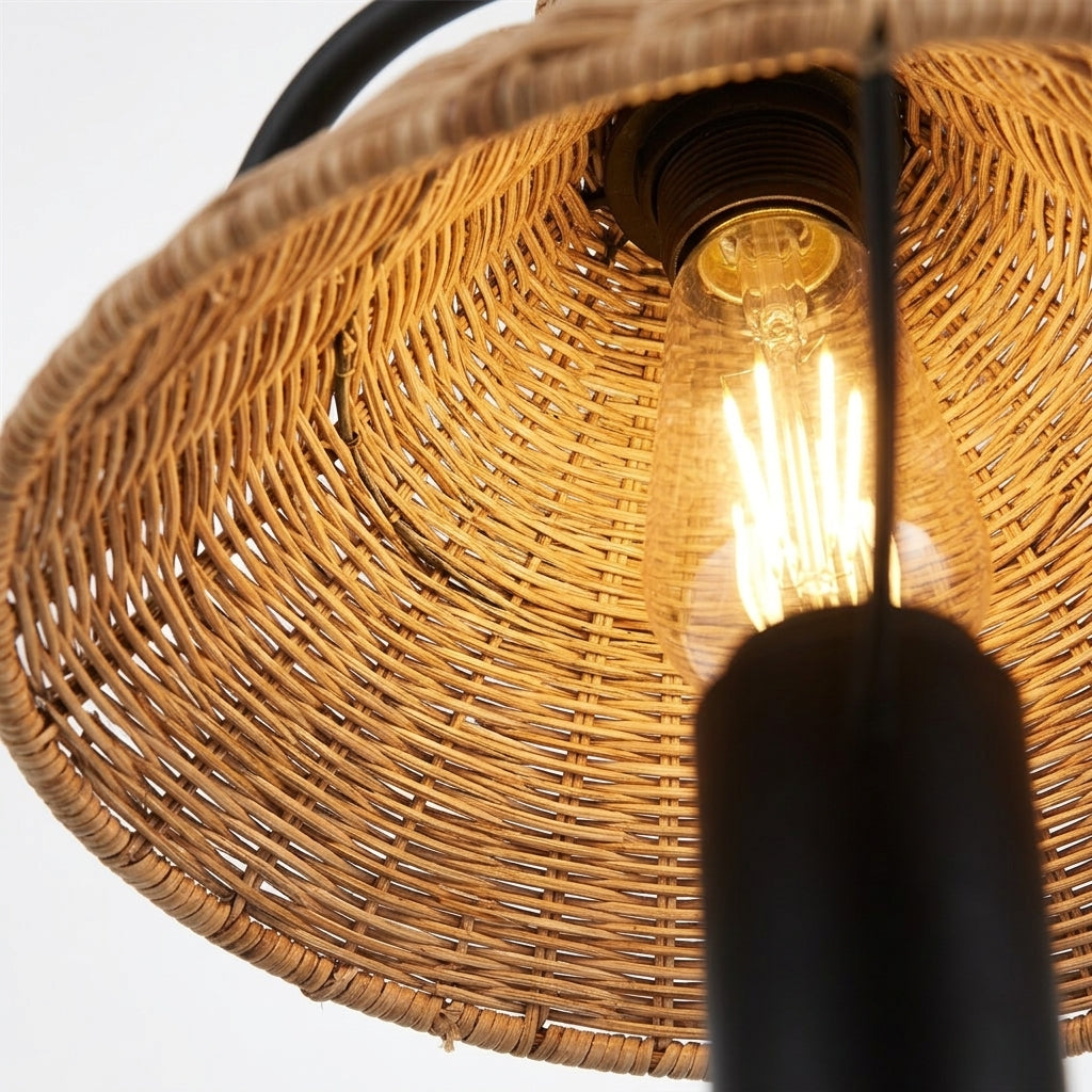 Lampadaire Arc en rotin tressé