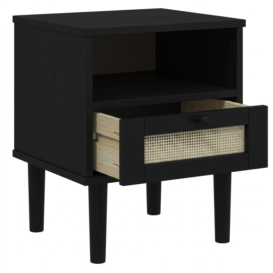 Table de chevet noire SENJA en pin massif et rotin naturel
